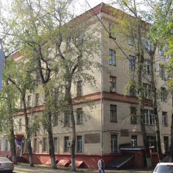Плюсы и минусы аренды комнаты в отдельной квартире.